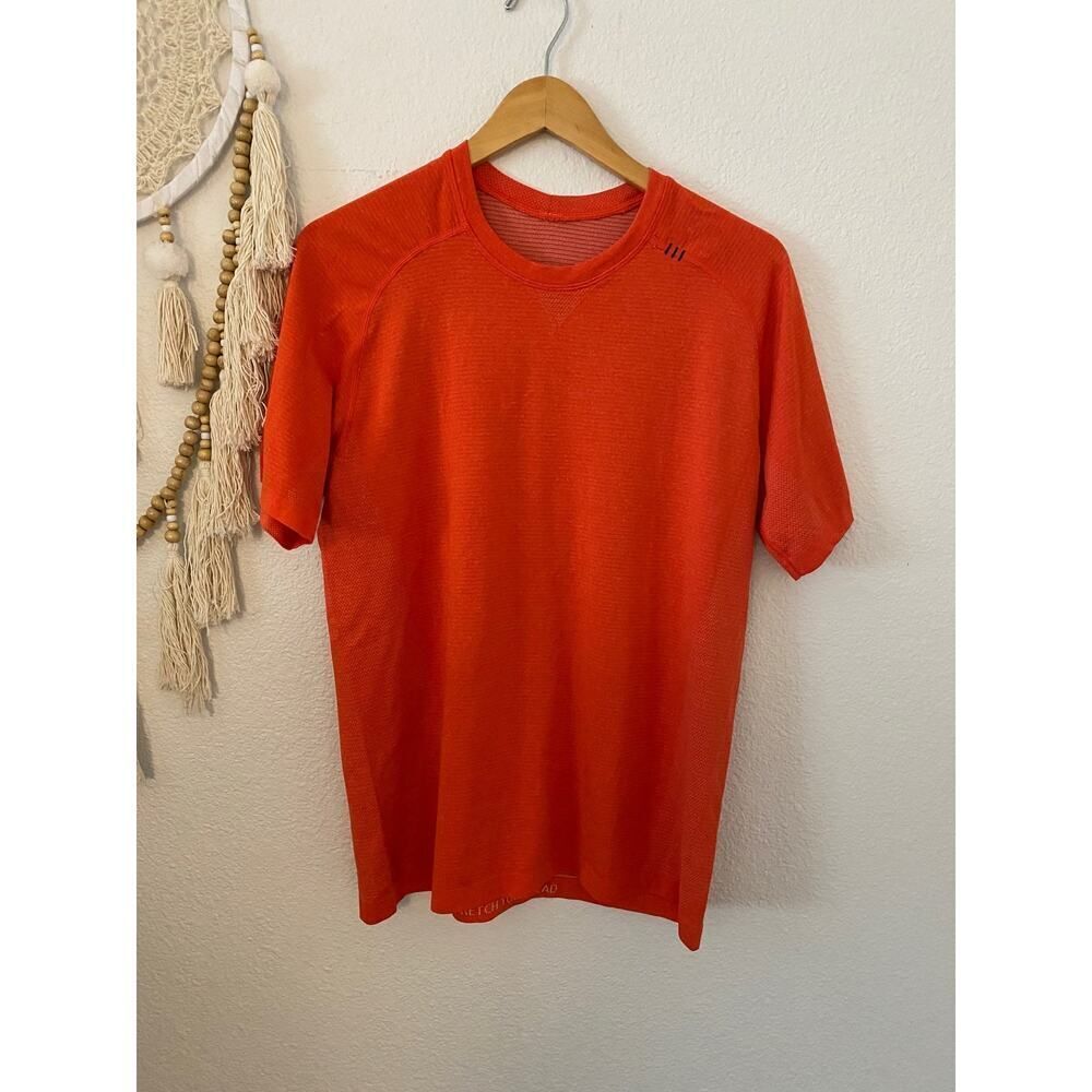 Men’s Lululemon top